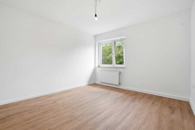 Erstbezug nach Sanierung - Zentrale 2,5 Zimmer Wohnung mit Balkon in Köln-Riehl