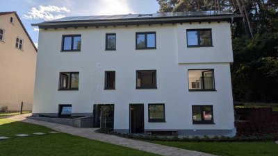 Gehobene Mehrzimmer-Wohnung im OG+DG, moderne Raumaufteilung, Garten, PV, Sauna