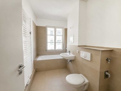 Helles WG-Zimmer in frisch sanierter Wohnung