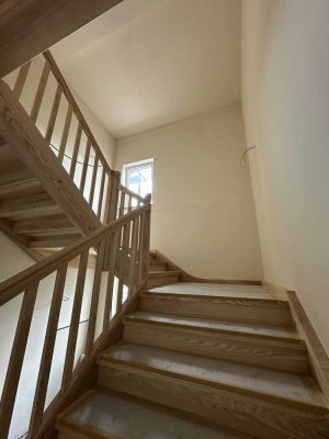 Traumhafte 5,5 R Maisonette-Wohnung über 2 Etagen mit großem Balkon! + Garage, Stellplatz