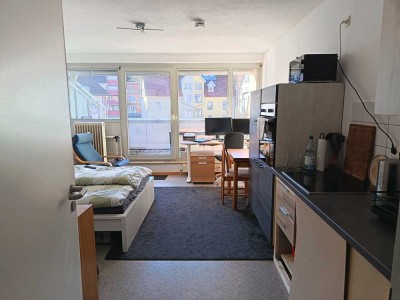 Schöne, zentral gelegene 1-Zimmer Wohnung mit Balkon, Bad, Stellplatz, Kellerabteil und Küche