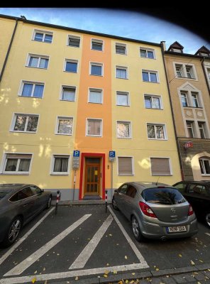 Helle 3-Zimmer-Wohnung mit Einbauküche, Wannenbad & Keller – Nähe Bärenschanze