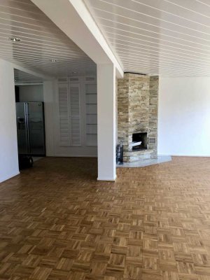 Zentrale 3Z Penthouse Wohnung, Balkon, Sauna, Fahrstuhl - BEFRISTET