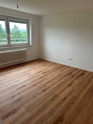 Sanierte 2.5 Zimmer Wohnung mit Balkon im Zentrum von Weiden