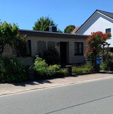 Gemütlicher Bungalow mit Vollkeller, Garage und kleinem Garten in Eversten