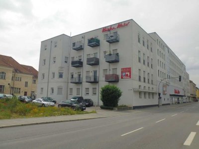 2-Zi-Eckwohnung mit Balkon und Küche, ab 01.06.2026