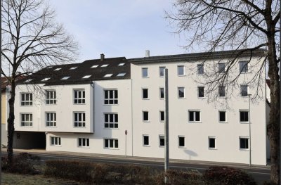 Kernsaniertes 1-Zimmer-Apartment (64,7 m²) mit Stellplatz & Fußbodenheizung – sofort bezugsfrei
