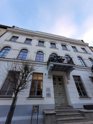 Stilvolle Altbauwohnung - Citylage - mit Balkon, modernes Vollbad...