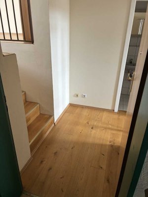 Wohnen auf 3 Ebenen . 2 Zimmer Maisonette Whg ca 60qm