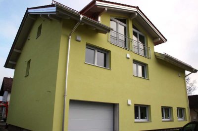 Gemütliche 3-Zimmer-Dachgeschoss-Wohnung mit franz. Balkone