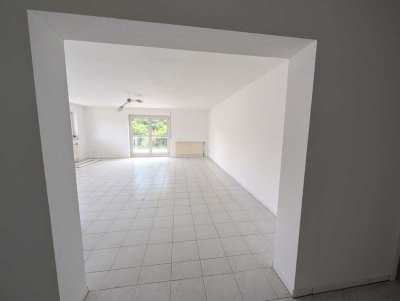 Schöne, helle 3-Zimmer-Wohnung mit  2 übergroßen Terrassen in Weiler zum Stein