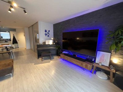 Möbliert! Neuwertiges Reihenhaus mit fünf Zimmern und EBK in Kelsterbach