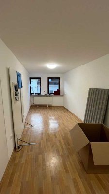 Helle 2-Zimmer-Wohnung im 2. OG mit Balkon in Schweinfurt-Altstadt