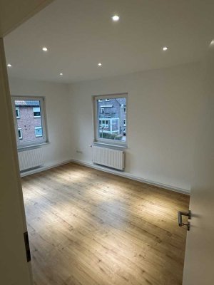 Kernsanierte 3 - ZKB Wohnung in Wilhelmshaven Heppens