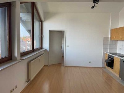 Ruhige, zentral gelegene 2-Zimmer-DG-Wohnung in Höhenkirchen mit Bergblick ohne Provision