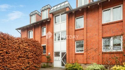 Zwei-Zimmer-Dachgeschosswohnung mit Balkon, Stellplatz und 5,21 Prozent Rendite