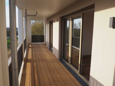 Helle 2-Zimmer-Wohnung mit großer Loggia und hochwertiger EBK in Regensburg