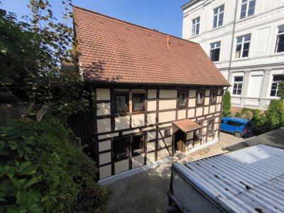 DENKMALGESCHÜTZTES FACHWERKHAUS IM HERZEN DER PORTZELLANSTADT
