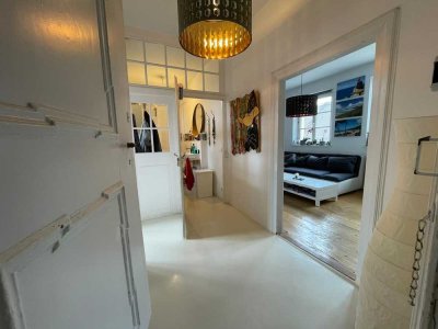 Maxstr. ! DG-Maisonette im Baudenkmal mit D-Zugang+Balkon,Garagen,EBK..  Alpen-Weitblick