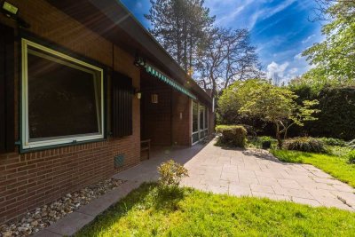 Freistehendes und großzügiges Einfamilienhaus mit weiterem Baufenster und großem Garten am Schloß