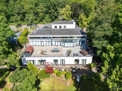 Selten! Mehrgenerationenhaus direkt an der Havel mit Bootssteg für 7 Boote