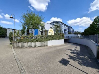 WOHNEN AM STADTPARK NEUSÄSS: HELLE UND SEHR GEPFLEGTE WOHNUNG MIT AUFZUG IN BEGEHRTER LAGE