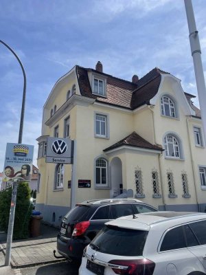 4 Zimmer Altbau-Wohnung mit Balkon