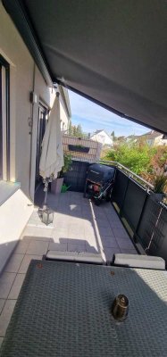 Schöne Wohnung mit Balkon und Einbauküche: Stilvolle 3-Raum-Wohnung mit geh. Innenausstattung