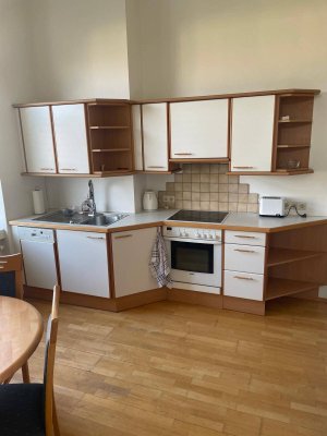 Altbau-Charme, Garconniere mit Balkon, ruhig, nahe Zentrum und Bahnhof