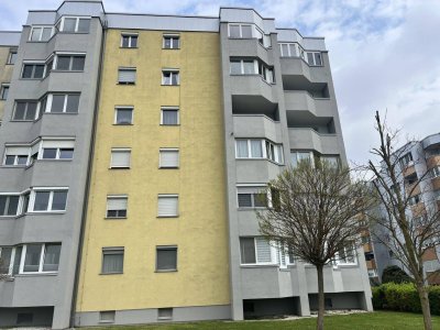 Eigentumswohnung im 5. Stock - Renovierungsbetürftig