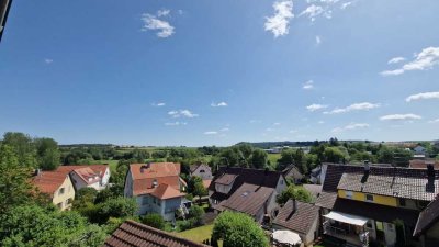 1777 - Freistehendes Wohnhaus mit viel Platz für eine oder zwei Familien – Garage mit Werkstatt!
