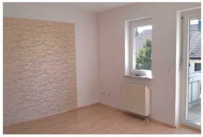 Helle und schöne 3 Zimmer-Wohnung mit Balkon und TG-Stellplatz