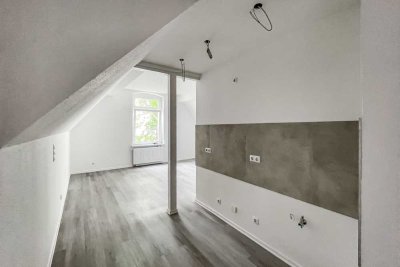 2,5 Zimmer – vollständig saniert – Erstbezug – Einkaufszentrum