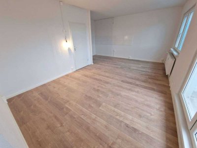 Hochwertige 5-Raumwohnung mit Balkon + Laminatboden + EBK-Option!