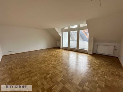 Traumhafte 3 Zimmer Dachgeschosswohnung mit Fahrstuhl und zwei Balkonen in der Altstadt von Goslar