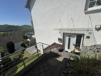 Attraktive Souterrain-Wohnung mit Garten