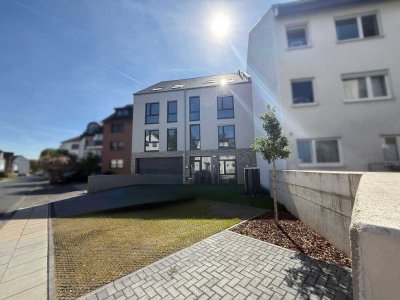 Neubau 4-Zimmer-Maisonette-Wohnung mit Einbauküche, Balkon und Terrasse