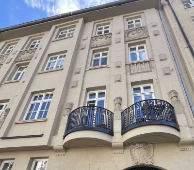Charmante 2,5 Zimmer Jugendstilwohnung kernsaniert