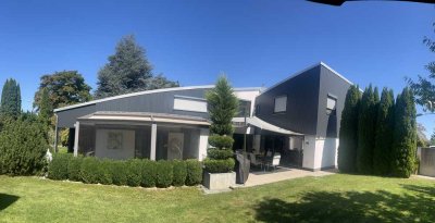 Wohlfühloase:  Architektenvilla mit Büro und Ausstellungsraum  in ruhiger zentraler Lage