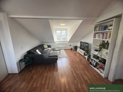 Charaktervolle Dachgeschoss-Loft-Wohnung mit Dachterrasse und Skylineblick
