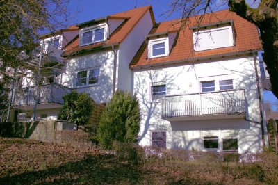 Attraktive 2-Zimmer-Wohnung mit Balkon und Einbauküche in Marloffstein