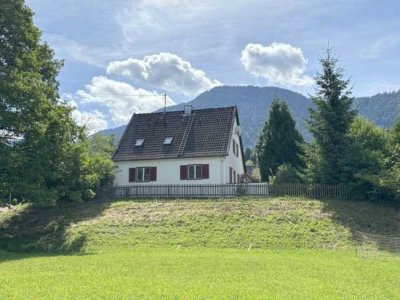 Ohlstadt: Häuschen mit Charme und Erweitungspotenzial