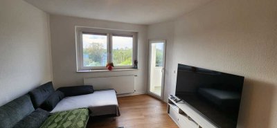 Spacious 4-Room Apartment (Geräumige 4-Zimmer-Wohnung)