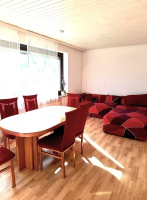 Helle und großzügige 4,5 ZKB Wohnung im Souterrain mit großem Garten am Ortsrand von Greding
