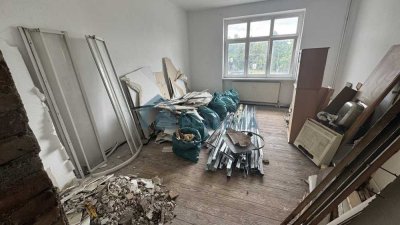 Nur noch zu reinigen! Gut geschnittene 3- Zimmer- Wohnung, WG- oder Familiengeeignet zu vermieten
