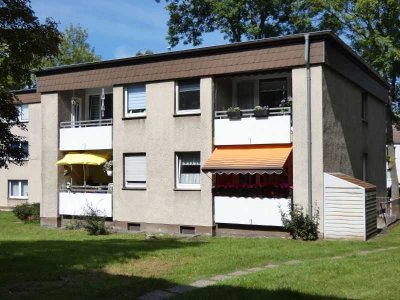 Sorgenfrei einziehen - Erdgeschoss-Wohnung mit Balkon - wird demnächst modernisiert