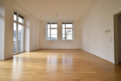 Wohnen im Zentrum von Steyr – hochwertige 4-Zimmer Wohnung mit Küche, Balkon und TG-Stellplatz!