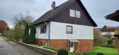 Attraktives 6-Zimmer-Einfamilienhaus freistehend zum Kauf in Hessisch Lichtenau