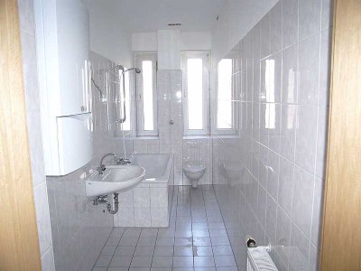 Schöne 3 Raum Wohnung mit Mansarde