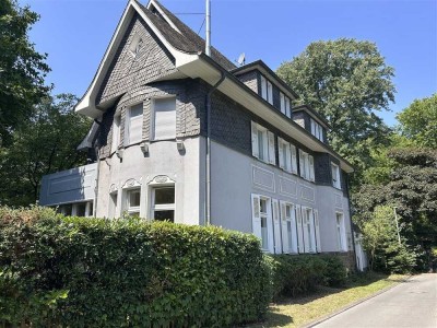Wohnen in Premium Lage in denkmalgeschützter Villa am Grafenbusch